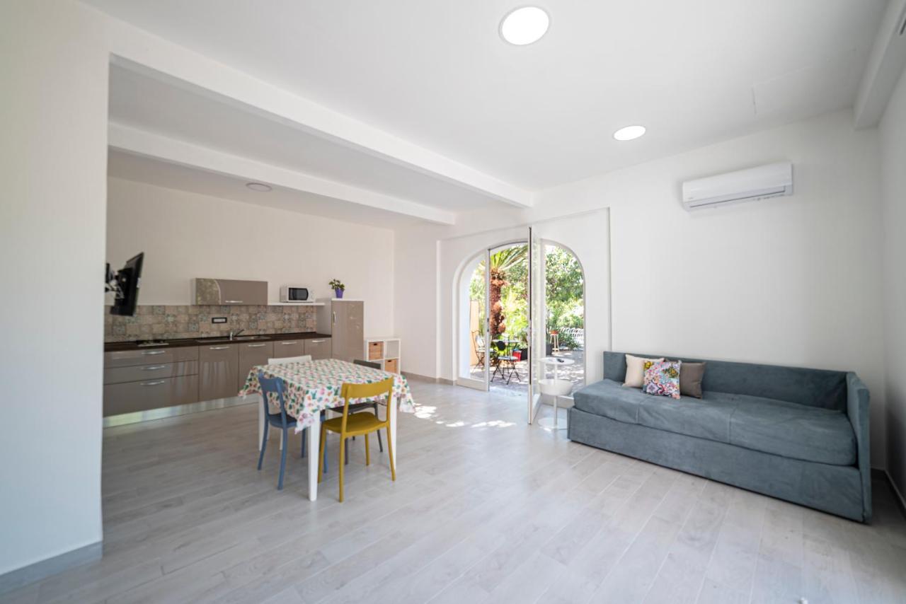 Controvento In Villa Eldorado 普罗奇达 外观 照片