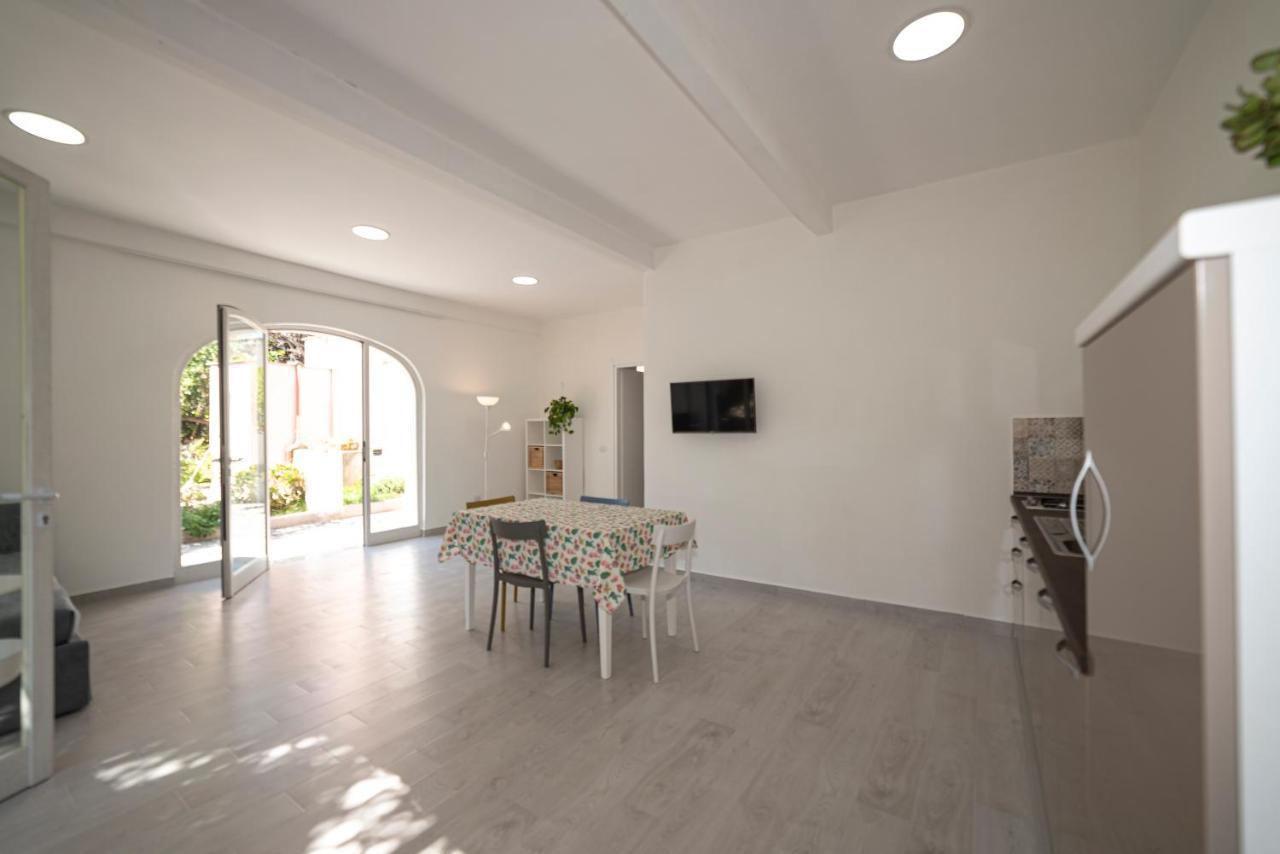Controvento In Villa Eldorado 普罗奇达 外观 照片